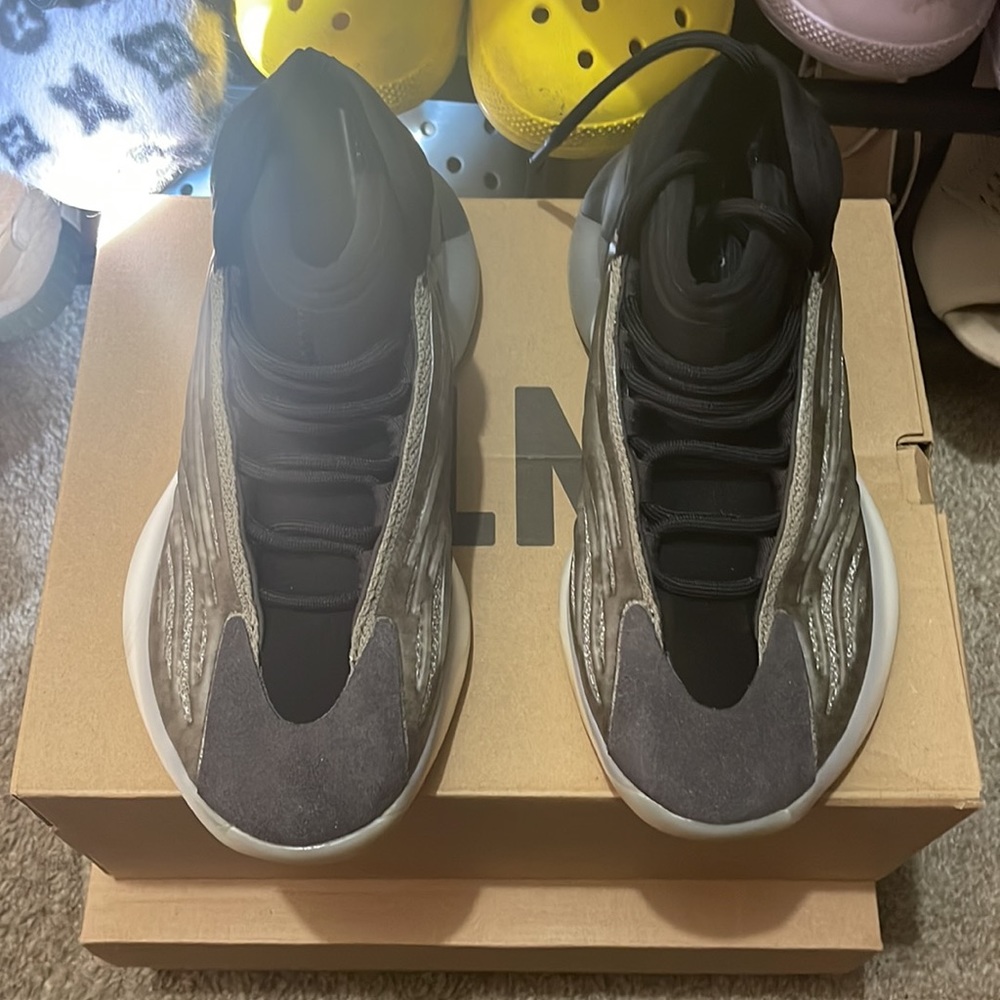 Yezzy - Picture 3 of 3